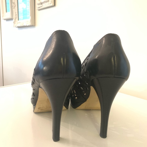 Gorgeous leather Franco Sarto 4 inch heels - Picture 5 of 6